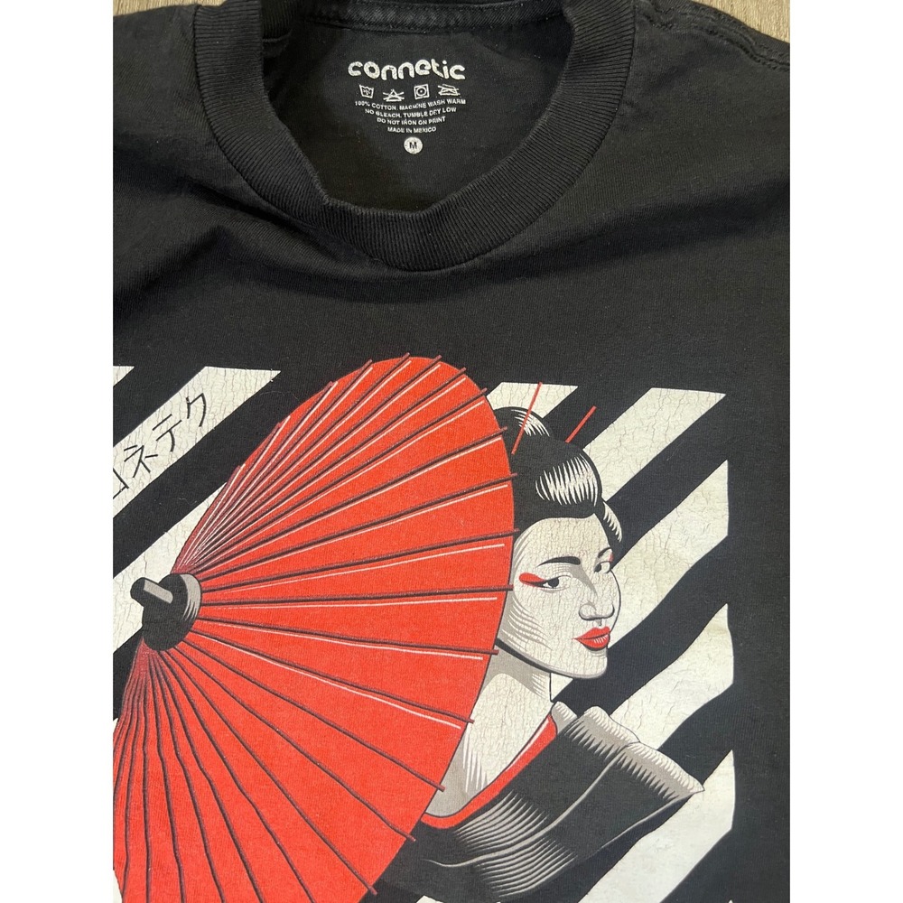 Connetic Mens Black Geisha Graphic T-Shirt Japanese Parasol Kanji Print Size M - Picture 3 of 3